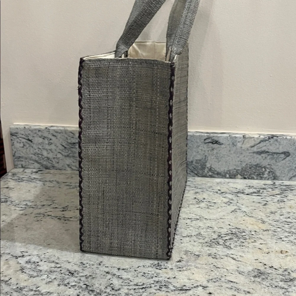 Gray & Black Straw Tote Bag - Picture 5 of 7